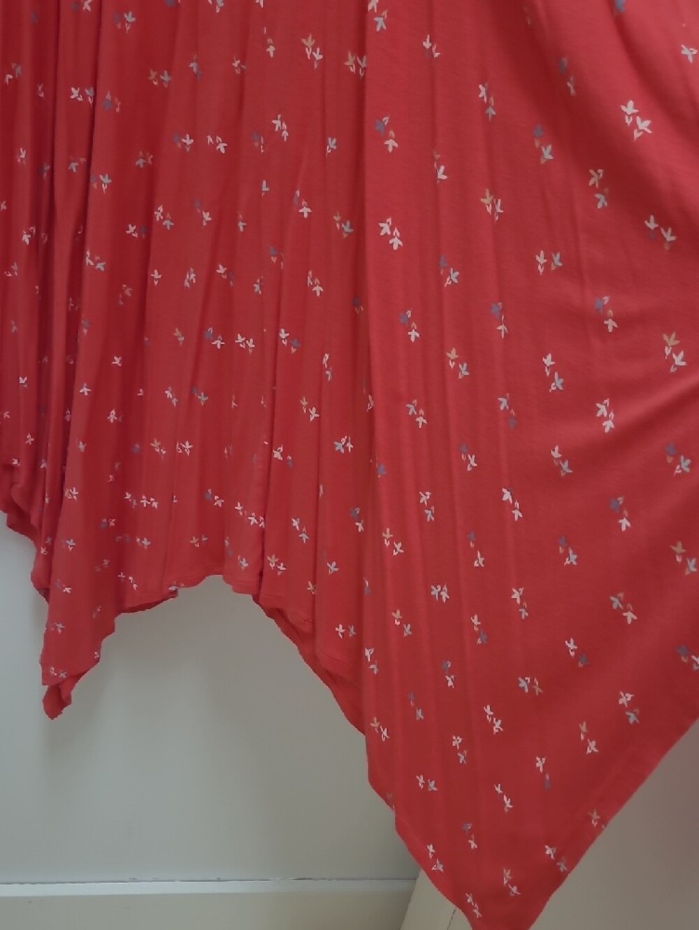 Joe Fresh Coral Pink Sleeveless Floral Handkerchief Hem Dress - Picture 5 of 6